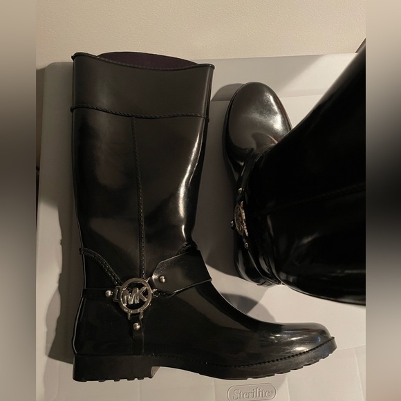 Michael Kors Rainboots - Picture 3 of 3